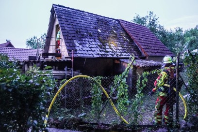 Filderstadt-Plattenhardrt: Abfallhaufen in Brand geraten