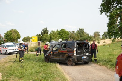 Bondorf: Zwei Verletzte nach pkw Ueberschlag