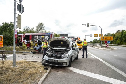 Boeblingen: Zwei Verletzte nach Kreuzungsunfall an der Einfahrt zur B464