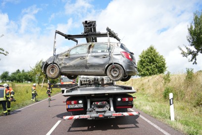 Herrenberg-Kuppingen: PKW kommt von der Strasse und ueberschlagen sich