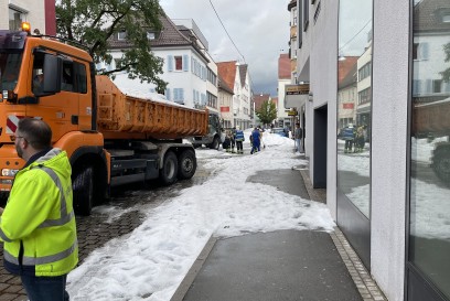 Reutlingen: Hagel Unwetter sorgt fuer etliche Feuerwehreinsaetze