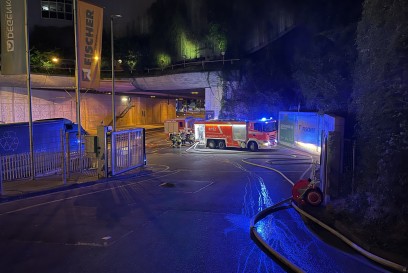 Stuttgart: Grossbrand bei Recyclingfirma