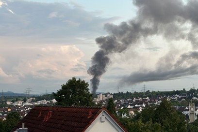 Wendlingen: Reithalle steht im Vollbrand