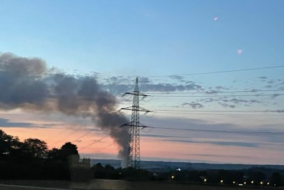 Wendlingen: Reithalle steht im Vollbrand