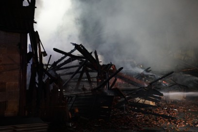 Wendlingen: Reithalle steht im Vollbrand