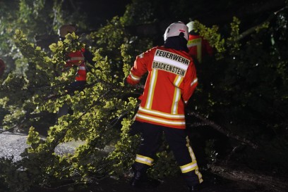 Kreis Goeppingen: Unwetterzelle ueber dem Landkreis