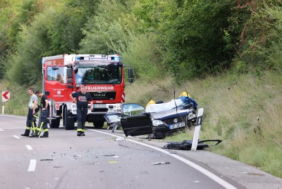 Bad Ueberkingen: Schwerer Verkehrsunfall mit eingeklemmter Person