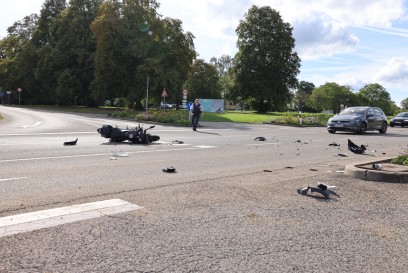 Adelberg: PKW Kollidiert mit Motorrad