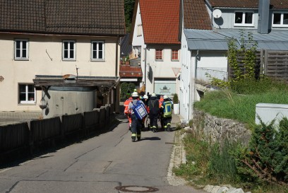 Wiesensteig: Transporter macht sich selbststaendig und begraebt Auslieferer unter sich