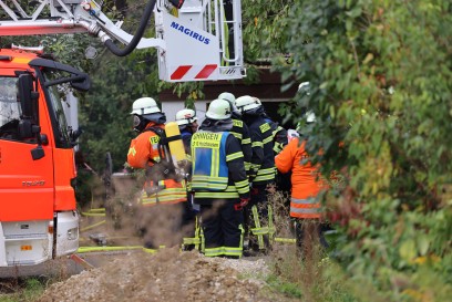 Uhingen: Grosseinsatz der Feuerwehr Uhingen in Sparwiesen. Photovoltaikanlage brennt.