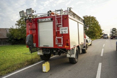 Steinenbronn: 17-jaehrige Motorradfahrerin bei Unfall schwer verletzt