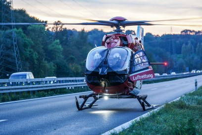 Reichenbach a.d. Fils: Pkw verunfallt auf der B10 - Rettungshubschrauber im Einsatz