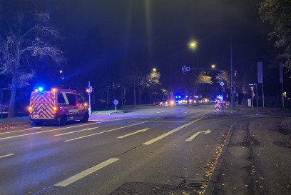 Stuttgart: Brand auf dem Dach des Mercedes-Buerogebaeude 