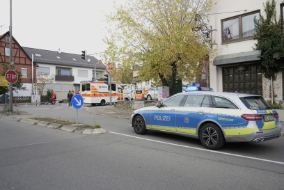 Sindelfingen-Maichingen: Fussgaenger lebensgefaehrlich verletzt 