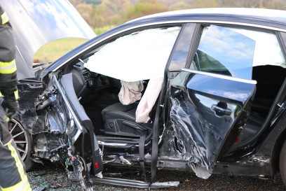 Suessen: Schwerer Verkehrsunfall mit 2 Verletzten auf der B466