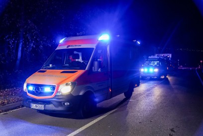 Hochdorf: Zwei Pkw stossen auf der Landstrasse zusammen - Rettungskraefte im Grosseinsatz