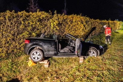 Hochdorf: Zwei Pkw stossen auf der Landstrasse zusammen - Rettungskraefte im Grosseinsatz