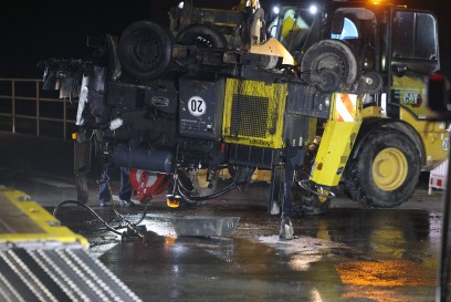 Wendlingen: Auslaufender Haftkleber verursacht Vollsperrung der L1250
