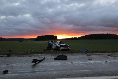 Geislingen: Toedlicher Verkehrsunfall. PKW und LKW prallen zusammen