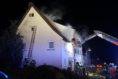 Waeschenbeuren: Dachstuglbrand in Einfamilienhaus