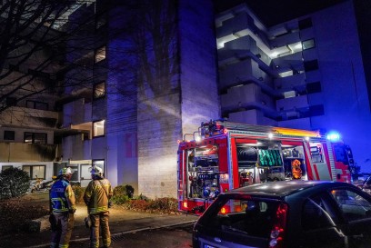 Esslingen-Oberesslingen: Rauch in Wohnung ruft Feuerwehr auf den Plan - 1 Verletzte Person