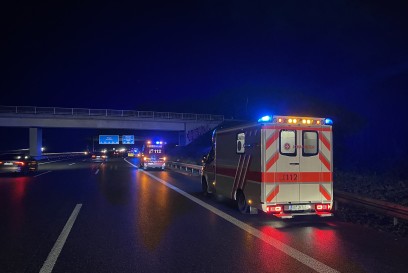 Gaertringen: Bus brennt auf der A81 zwischen Ehningen und Gaertringen 