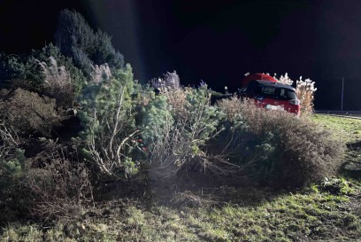 Rutesheim: Opelfahrer verliert Kontrolle ueber Fahrzeug und landet im Kreisverkehr 