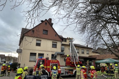 Niefern-Oeschelbronn: Dachstuhlbrand mit hohem Sachschaden