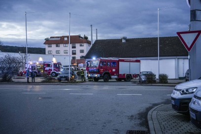 Weil der Stadt: Unbekannter Geruch fuehrt zu laengerem Feuerwehreinsatz im Einkaufscenter