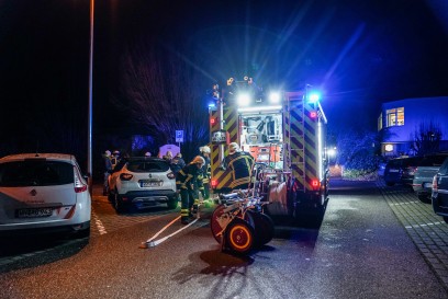 Waiblingen: Altkleidercontainer in Brand durch Silvesterboeller