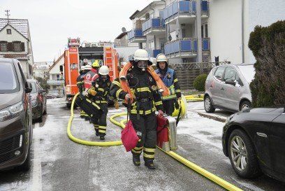 Sindelfingen-Maichingen: Brennende Kartonagen im Keller loesen Feuerwehreinsatz aus