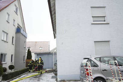 Sindelfingen-Maichingen: Brennende Kartonagen im Keller loesen Feuerwehreinsatz aus