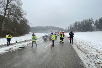 Gaertringen: Zwei Verletzte nach schwerem Unfall 