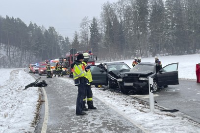 Gaertringen: Zwei Verletzte nach schwerem Unfall 