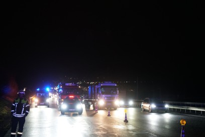 Holzmaden: Schwerer Verkehrsunfall auf der A8 - Zwei verletzte Personen