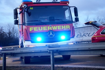 Herrenberg:  Brennender LKW bremst den Verkehr auf der A81 aus
