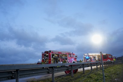 Herrenberg:  Brennender LKW bremst den Verkehr auf der A81 aus