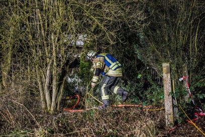 Reichenbach a.d. Fils: Schuppen brennt - Brandstiftung? - Polizei sucht mit Grossaufgebot und Polizeihubschrauber
