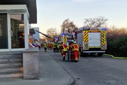 Markgroenningen: Brand im Firma fuer Oberflaechenbeschichtungen 