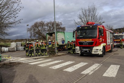 Herrenberg: Inhalt einer Muellpresse faengt Feuer