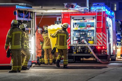 Esslingen-Zell: Gefahrgut tritt in Spedition aus IBC aus