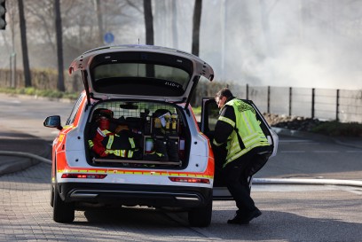 Goeppingen_PKWs brennen nach Verlehrsunfall fast komplett aus