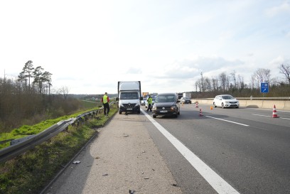 Rutesheim: Schwerer Unfall auf der Autobahn sorgt fuer Stau 