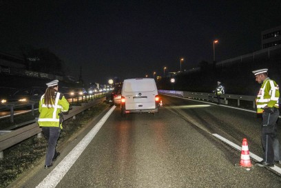 Boeblingen: Auffahrunfall auf der A81 mit drei Fahrzeugen und einer Vollsperrung