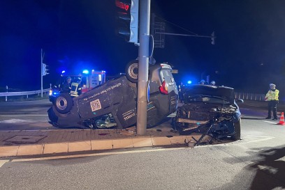 Ludwigsburg: PKW landet nach Unfall auf dem Dach - 1 Person schwer verletzt 