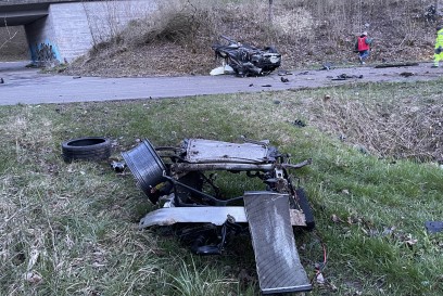 Schwenningen: BMW M4 nach Unfall komplett zerstoert - Zwei Tote 