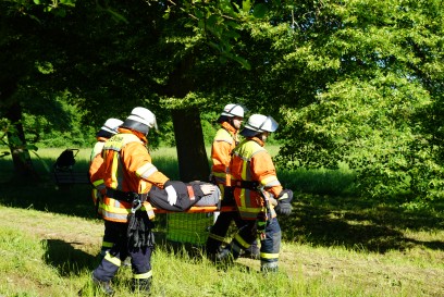Schlierbach: Waldbranduebung der Feuerwehren