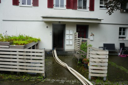 Albershausen/Uhingen: Butzbach ueberflutet Minigolfanlage - Fils mit Daemmen eingedaemmt