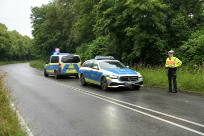 Boeblingen: VW Bus geraet in Gegenverkehr 