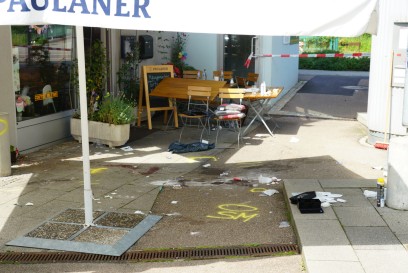 Rechberghausen: Smart faehrt in Kaffee - Mehrere Verletzte